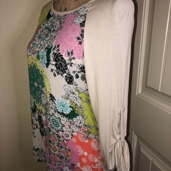 Ya Los Angeles Cream Floral Long Sleeve Top Size S - Picture 2 of 5